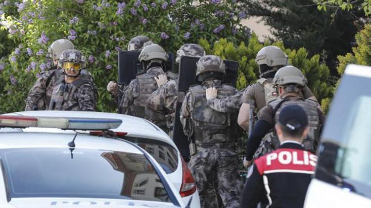 Ankara'da 2 çocuğunu silahla rehin alan baba tutuklandı