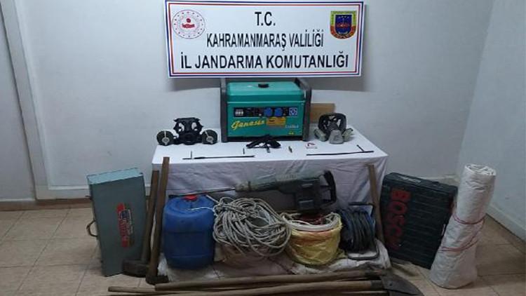 Define ararken yakalanan 2 şüpheliye 6 bin 300 lira ceza