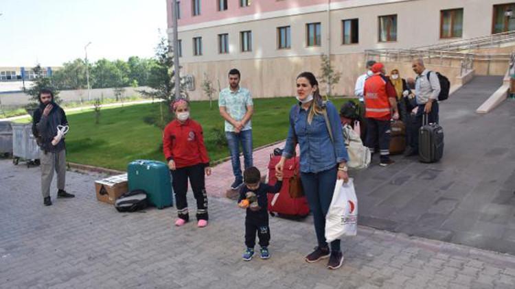 Suudi Arabistan'dan Malatya'ya getirilen 336 Türk, memleketlerine uğurlandı