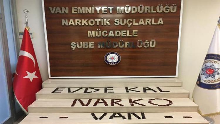 Van'da kırmızı reçeteyle satılan 1000 hap ele geçirildi