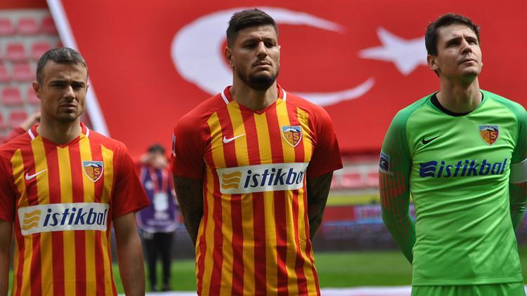 Diego Angelo'dan Emre Demir itirafı: 'Bana bacak arası attığında...'