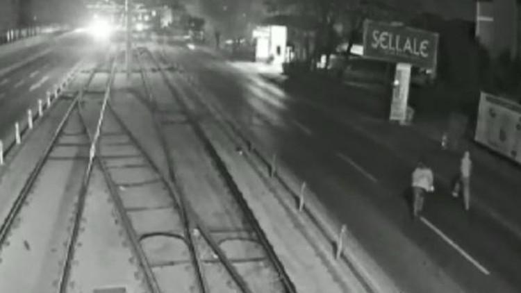 Bahçelievler'de filmleri aratmayan polis-şüpheli kovalamacası kamerada