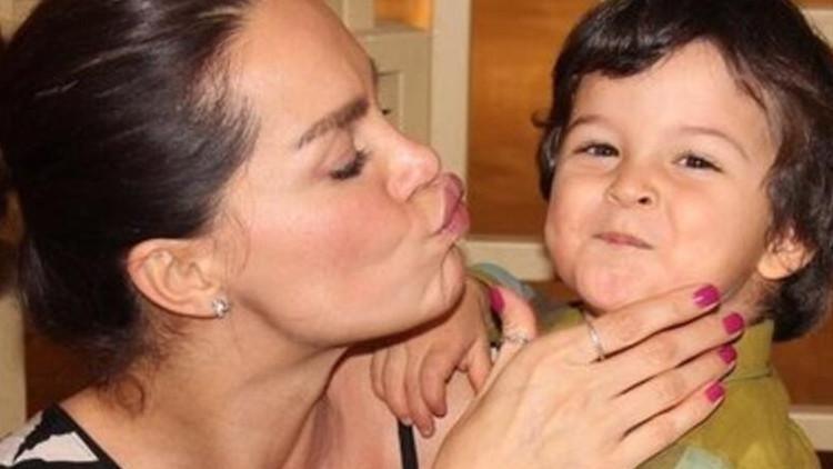 Ebru Şallı'dan duygulandıran paylaşım: Anne kedi bir ömür de yaşardı hastanede...
