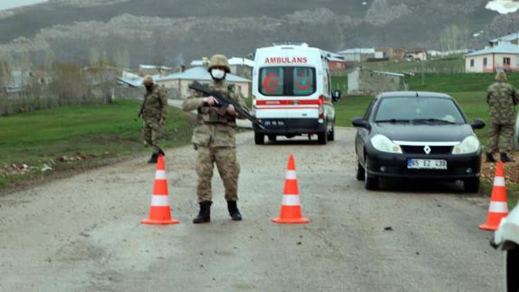 Van'da karantinaya alınan 4 mahallede sağlık taraması sürüyor