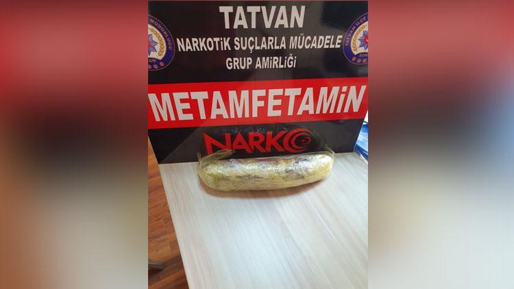 Yarım kilo 'metamfetamin' çıkan araçta 4 gözaltı