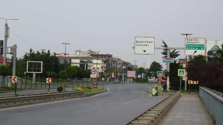 Sokağa çıkma yasağının ilk gününde İstanbul'da yollar ve meydanlar boş kaldı