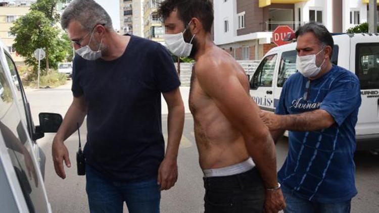 Nefes nefese yakalanan şüpheliyi polis suyla serinletti