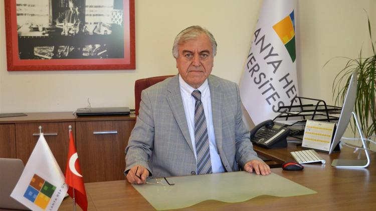Yeni rektör görevi devraldı