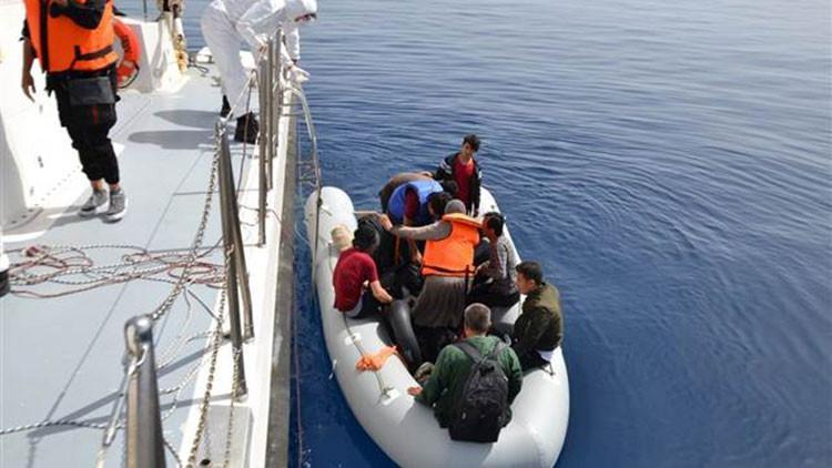 İzmir'de 24 sığınmacı kurtarıldı