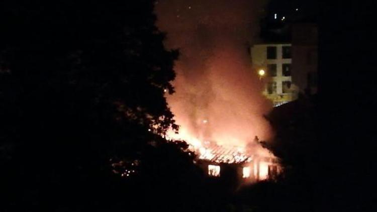 Bolu'da sahur vaktinde yangın paniği