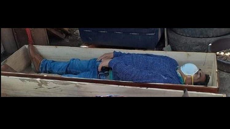 Peru'da belediye başkanı karantinayı ihlal etti, yakalanınca tabuta girip ölü taklidi yaptı