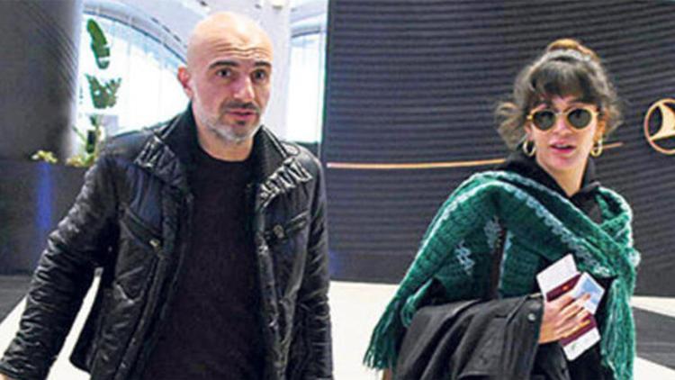 Berrak Tüzünataç ve Berk Suyabatmaz'ın Ege kaçamağı