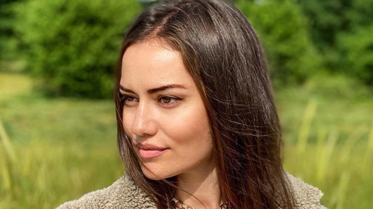 Fahriye Evcen'in fotoğrafına büyük ilgi