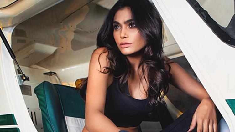 Ünlü model Zara Abid'in de Pakistan'da düşen uçakta olduğu ortaya çıktı