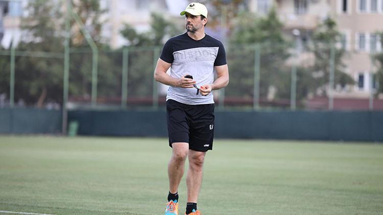 Alanyaspor, çalışmalarına akşam idmanıyla devam etti