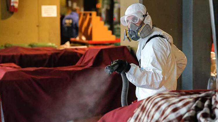 İngiltere'de koronavirüsten ölü sayısı 36 bin 793'e çıktı