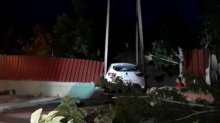 Otomobille askeri tugaya girdi: 1 yaralı