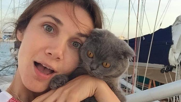 Yasemin Hadivent, kedisi için diziden vazgeçti