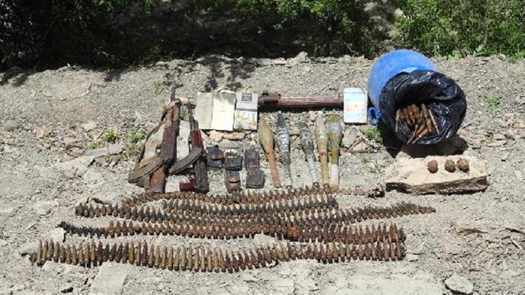 Hakkari'de PKK'lı teröristlerin silah ve mühimmatı bulundu