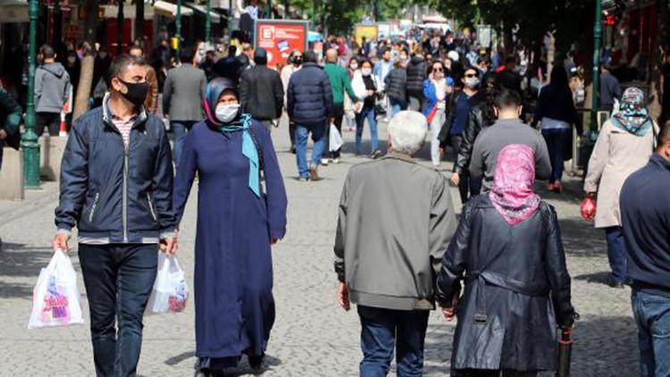 Eskişehir'de yasak sonrası sokaklar doldu