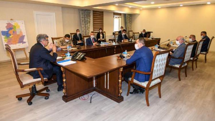 Van'da toplu ibadet yapılacak yerlerle ilgili kararlar alındı