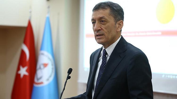 Bakan Selçuk: 800 bin yabancı öğrenci uzaktan eğitim sistemine dahil edildi
