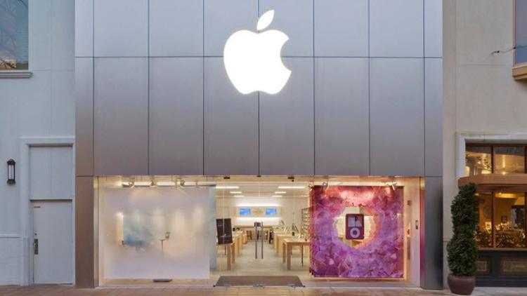Şüpheli çanta Apple'a mağaza kapattırdı
