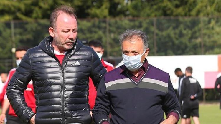 Beşiktaş'ta başkan Ahmet Nur Çebi, futbol takımıyla bir araya geldi