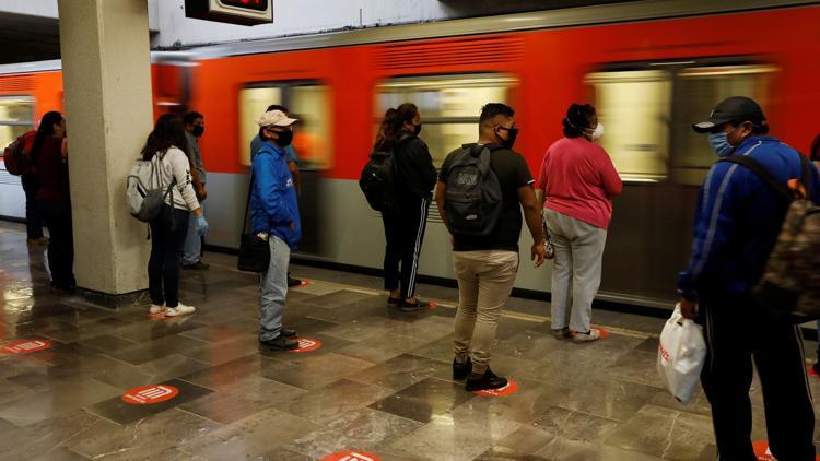 Meksika'da salgında 24 saatte 371 ölüm
