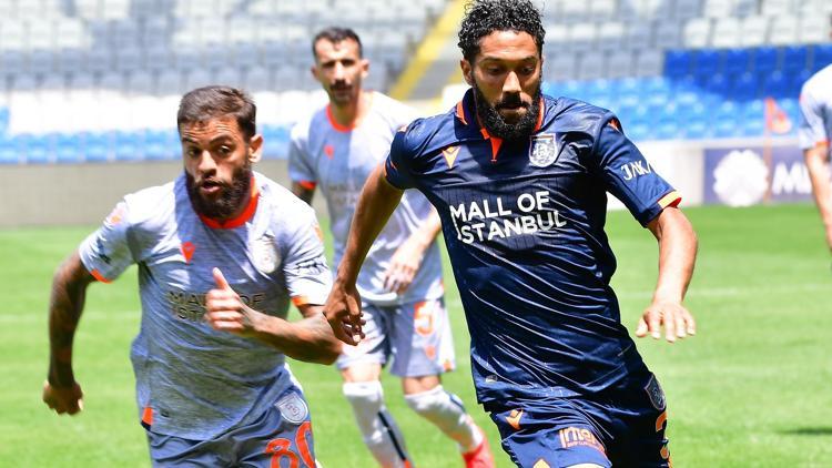 Başakşehir'den resmi maç gibi çift kale antrenman!