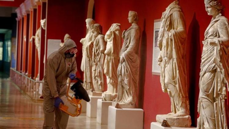 Antalya Müzesi açılış hazırlıklarında 'Kovid-19' hassasiyeti