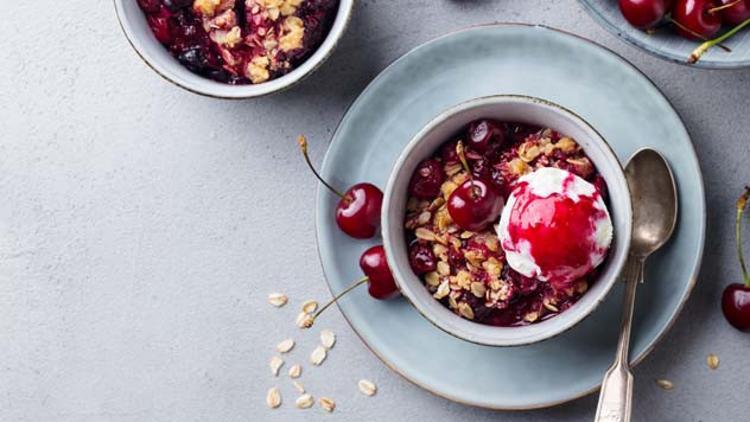 Kirazlı Dondurmalı Crumble Tarifi