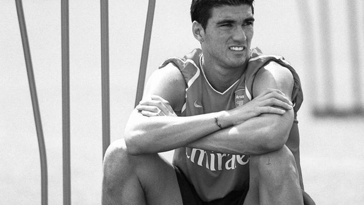 Arsenal ve Sevilla, eski futbolcuları Reyes'i unutmadı