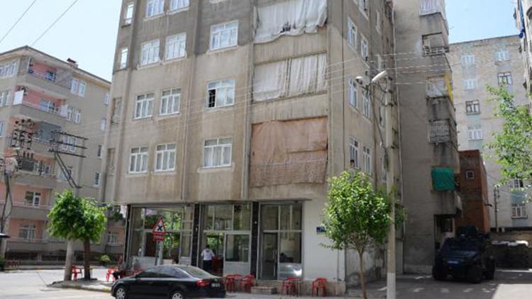 Diyarbakır'da 4 katlı apartman, karantinaya alındı