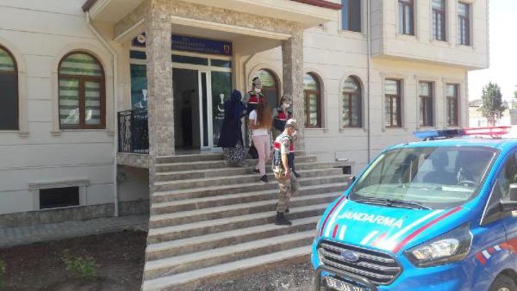 Adıyaman'da hırsızlık şüphelisi 3 kadına gözaltı