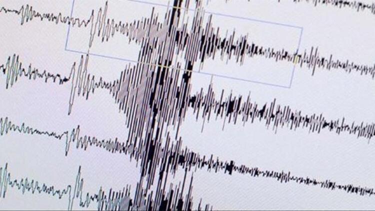 Endonezya'da 6 büyüklüğünde deprem