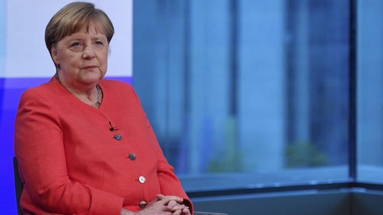 Almanya Başbakanı Merkel ırkçılığa tepki gösterdi