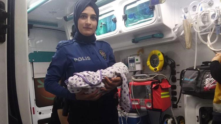 Cami avlusuna bırakılmış 10 günlük bebek bulundu