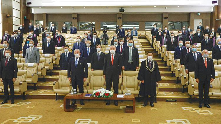 AYM Başkanı Arslan yemin töreninde konuştu: ‘Irkçılık salgından daha tehlikeli’