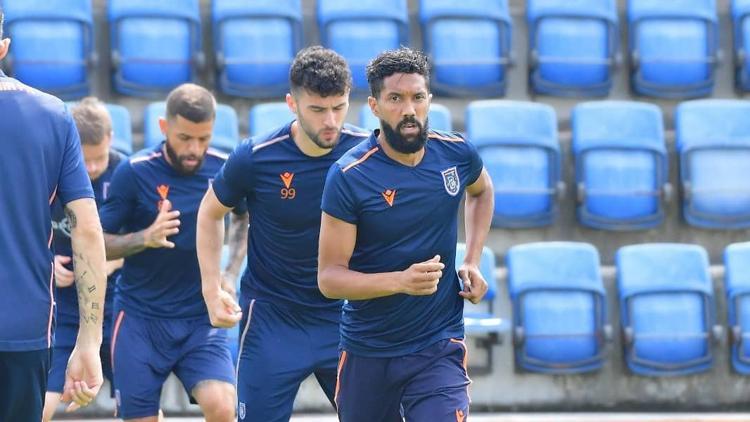 Başakşehir, Ankara deplasmanında! Galatasaray maçı öncesi "sarı kart" alarmı...