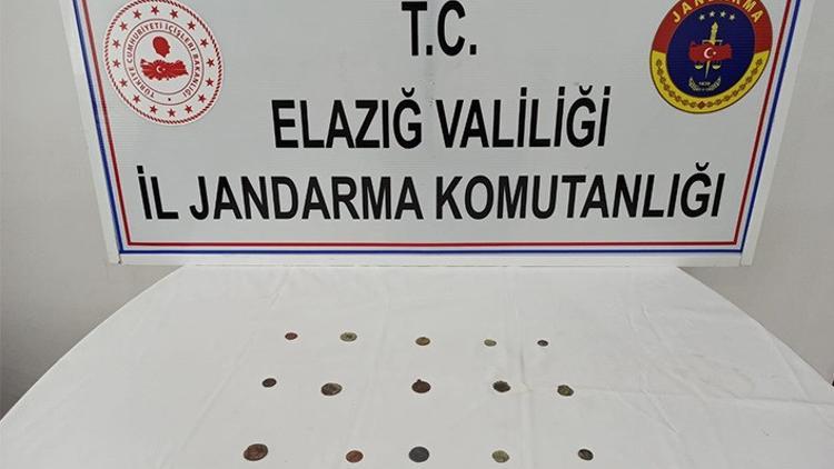 Elazığ'da Roma dönemine ait 20 sikke ele geçirildi