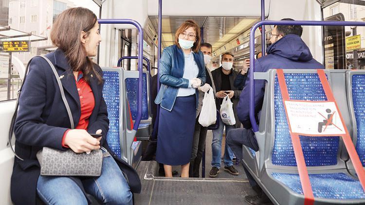 TBB Başkanı Fatma Şahin, koronavirüsle mücadelenin formülünü açıkladı: Yerelden merkeze güçbirliği