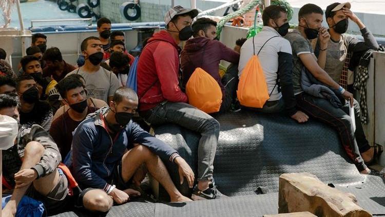 Akdeniz'de kurtarılan göçmenlerde koronavirüs (Covid-19) tespit edildi