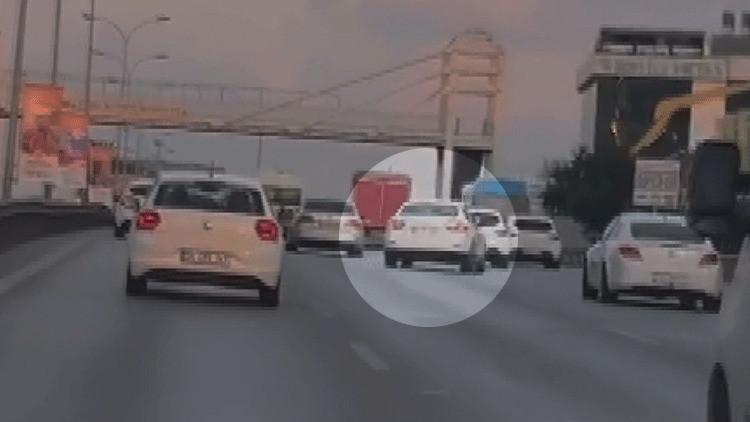 Maltepe'de makas atan otomobilin tehlikeli yolculuğu kamerada