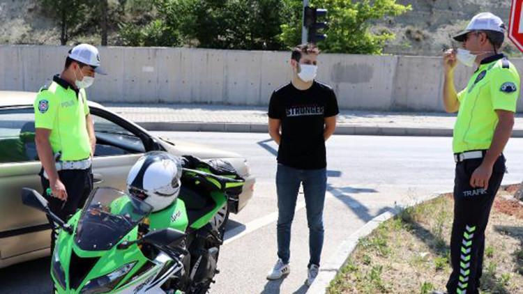'Dur' ihtarına uymayan motosikletli: Polis bana el sallıyor sandım