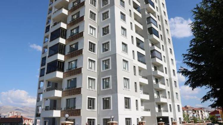9'uncu katın balkonundan düşen usta öldü