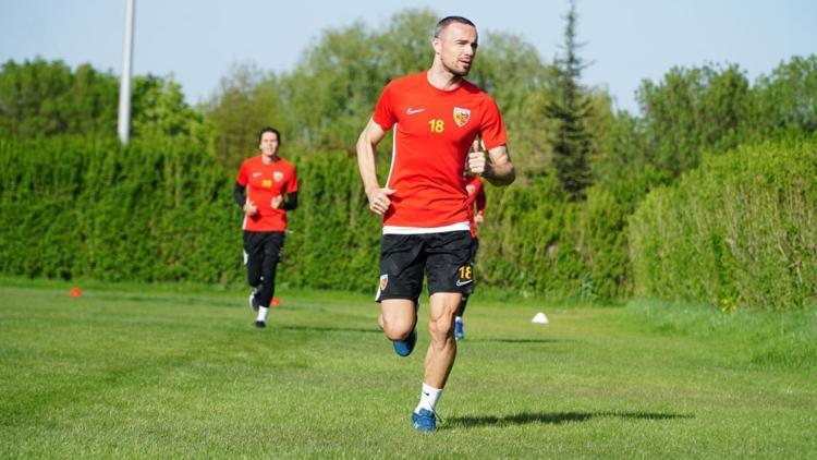 Kayserispor'da Zoran kadrodan çıkarıldı
