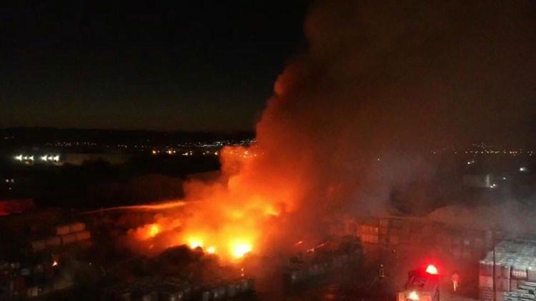 Son dakika haberi: Manisa OSB'de korkutan fabrika yangını!