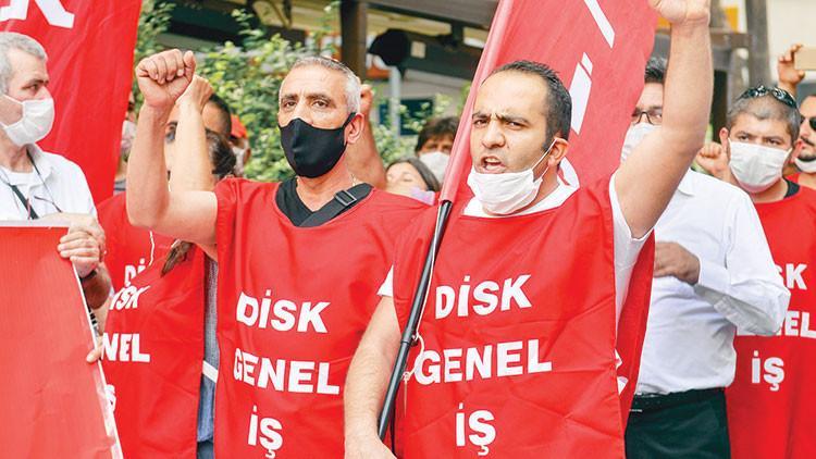 İşçiler kıdem için meydanlarda