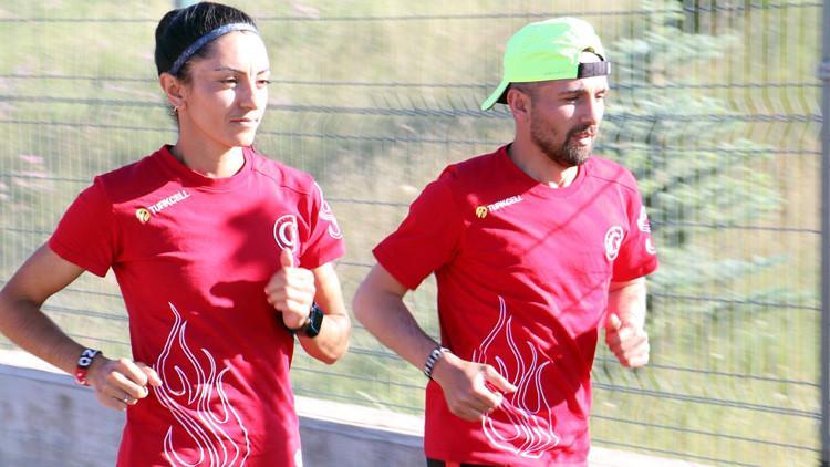 Koşmaktan evlenemeyen milli aşıklara bu kez pandemi engeli